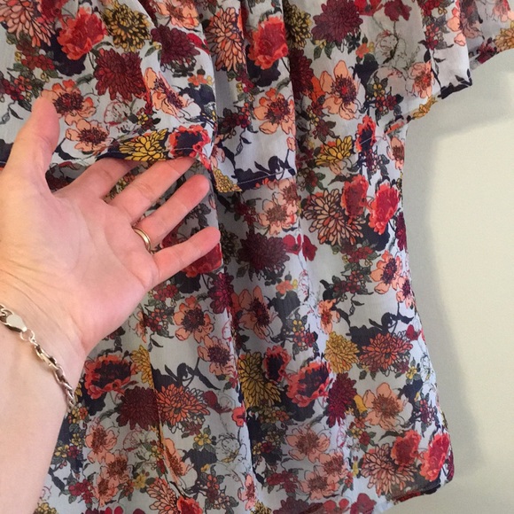 Manguun Floral Blouse Thin Strap & Drop Shoulder - Picture 5 of 9